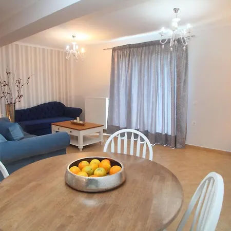 Pirofani Apartment Apolpaina