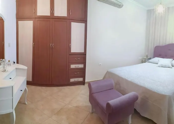 Apartment Pirofani *